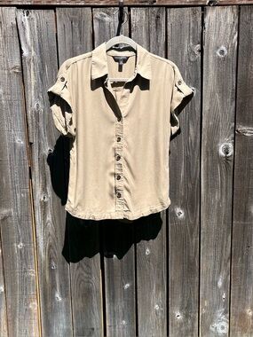 Banana Republic short sleeve khaki top size XS